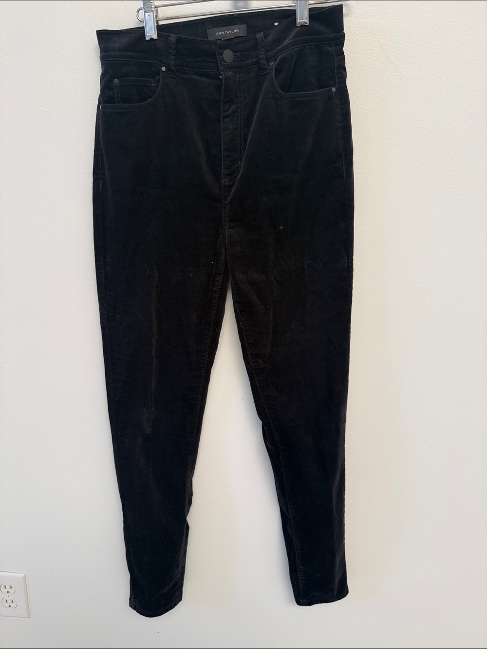 Ann Taylor Black Velvet Slim Tapered Woman’s Pants
